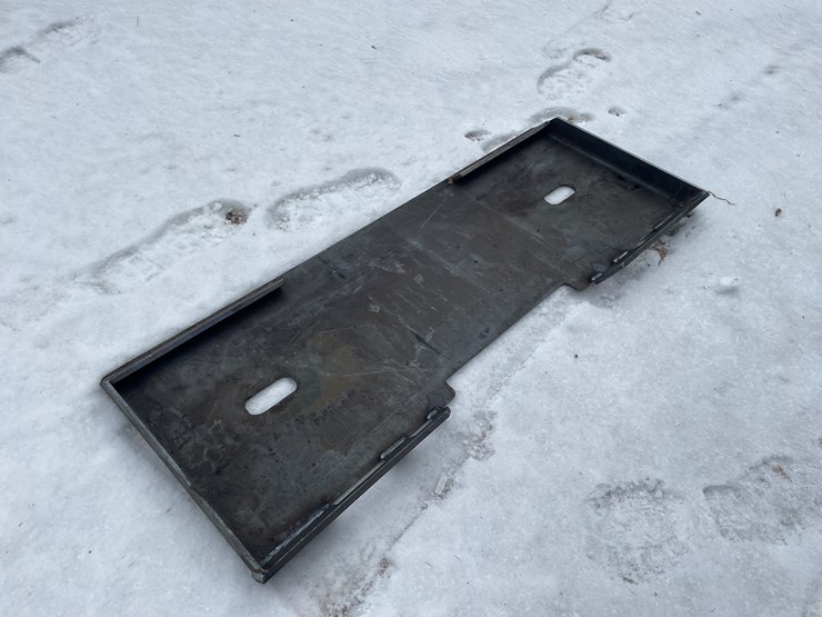 #2051-•-skid-steer-weldable-attachment-plate-image-4