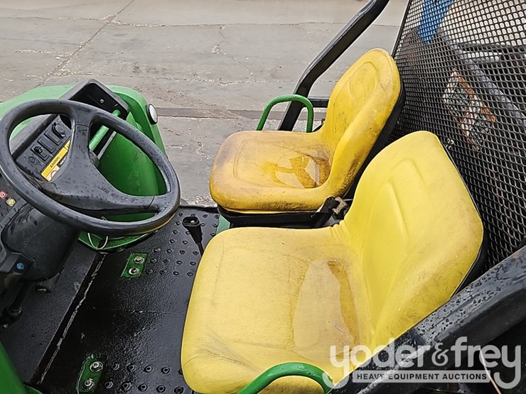 2013-john-deere-gator-image-16