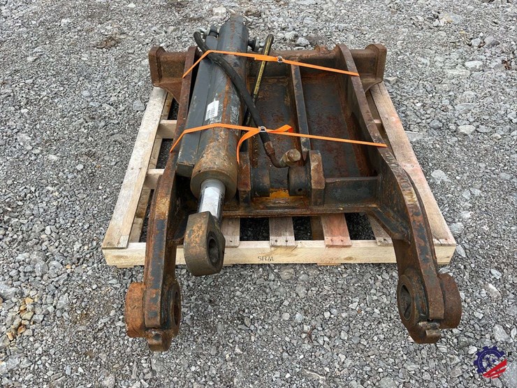 excavator-thumb-w/-hydraulic-cylinder-image-4