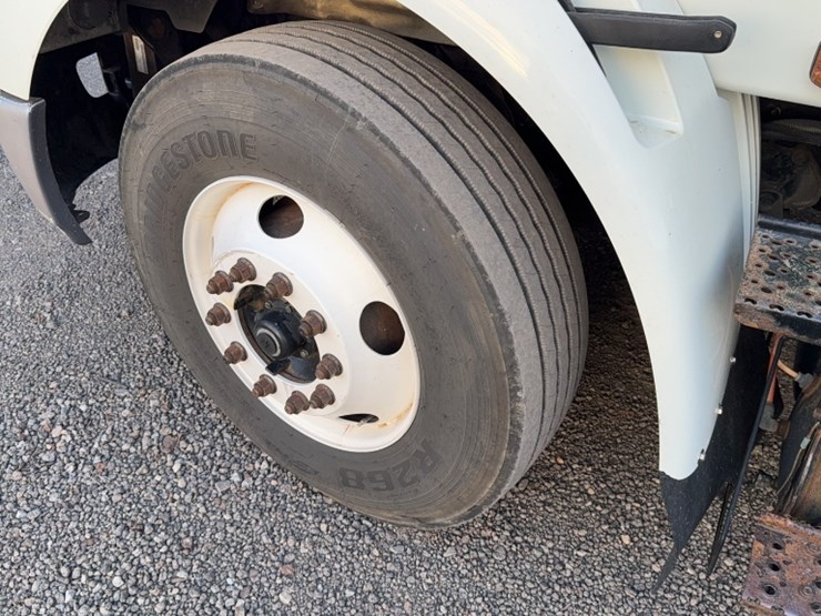 2007-international-8600-image-12