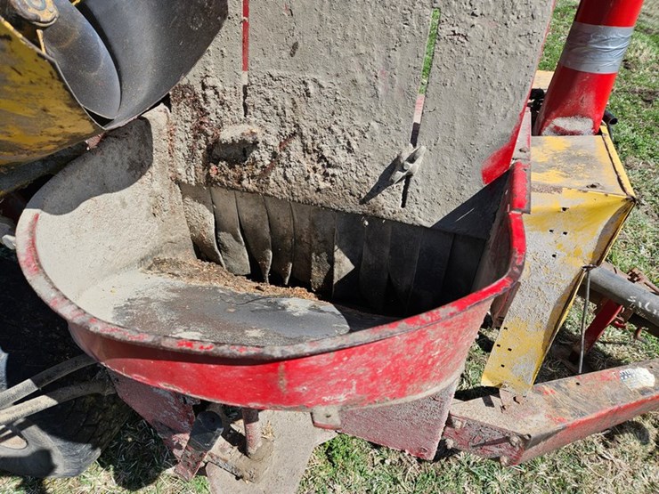 new-holland-355-image-17