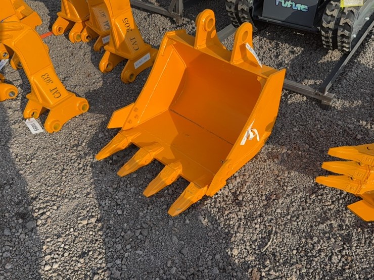 caterpillar-305-image-1