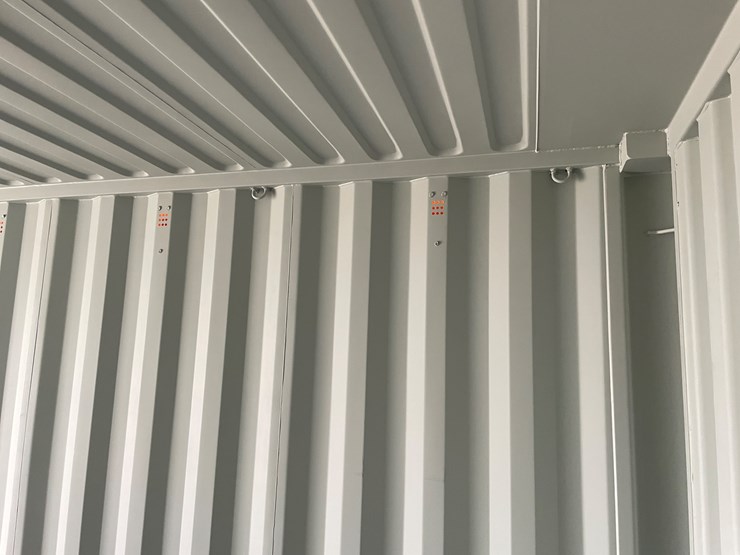 #115-•-20'-shipping-container-image-14
