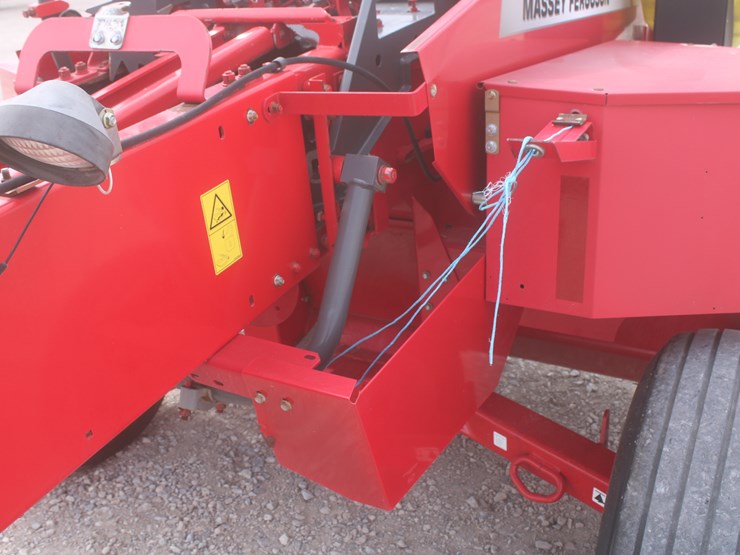 2015-massey-ferguson-1840-image-30