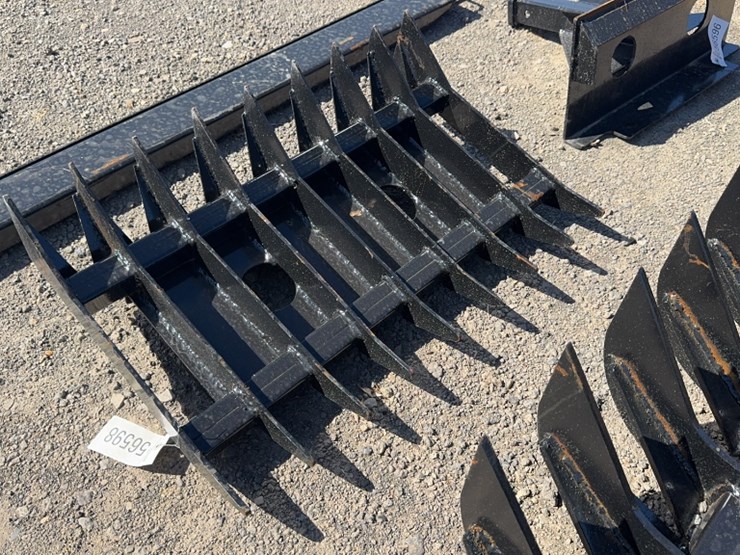 #1027-•-30"-dingo-root-rake-image-2