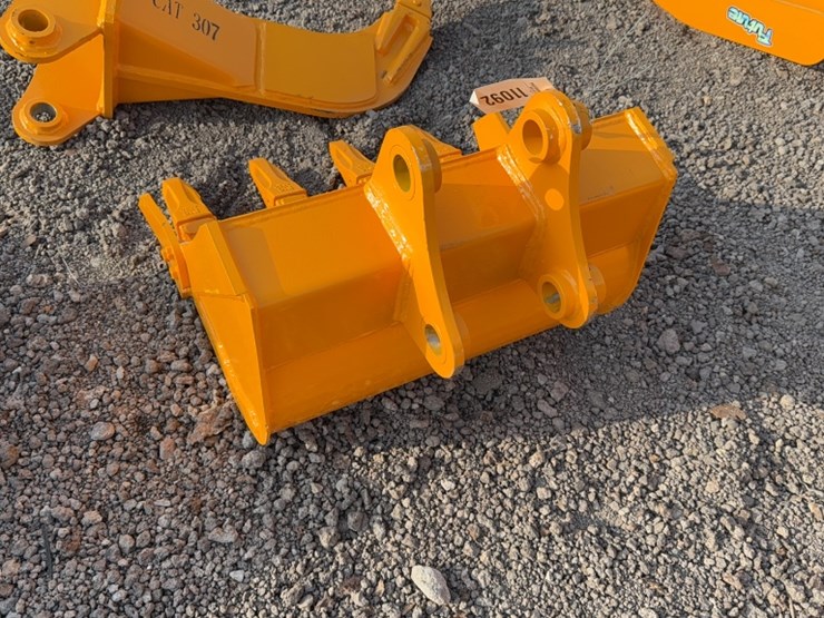 caterpillar-303-image-3