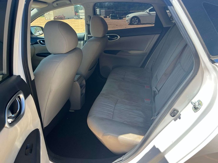 2017-nissan-sentra-sv-4-door-sedan-(169,691-miles)-image-15