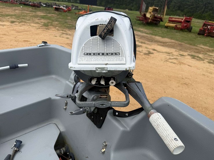 basstender-11.3-mini-bass-boat-image-15