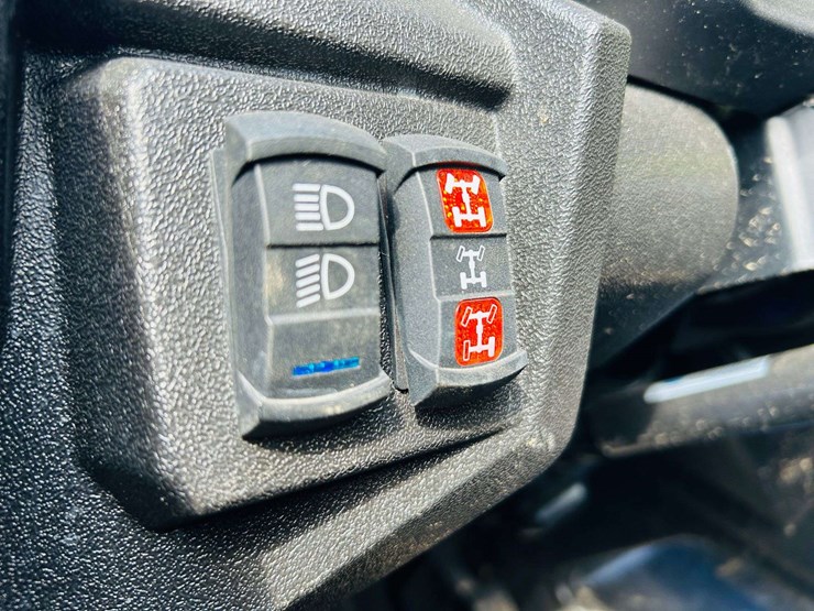 2024-general-polaris-image-35