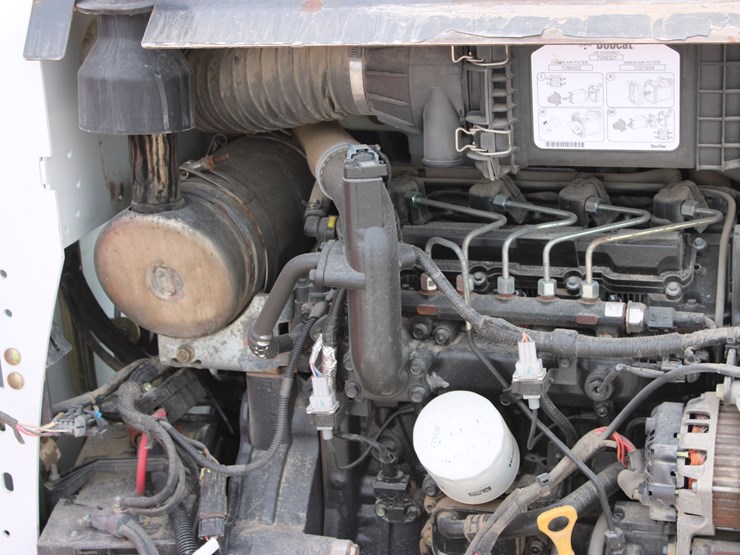 2017-bobcat-s590-image-28