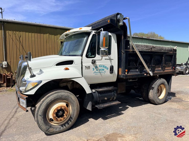 2007-international-7400-image-1