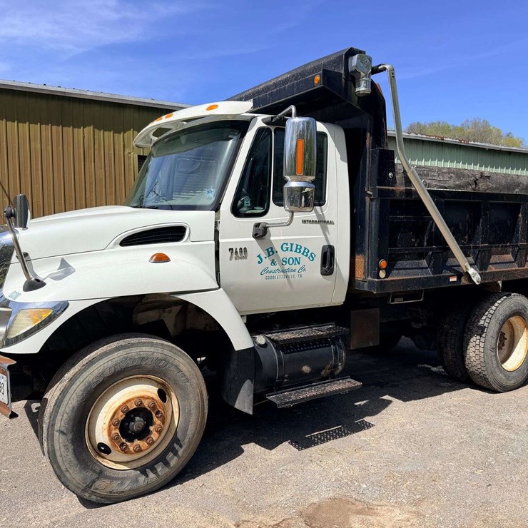 2007 INTERNATIONAL 7400