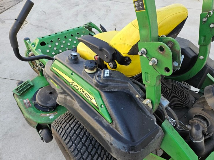 2014-john-deere-z925m-image-17