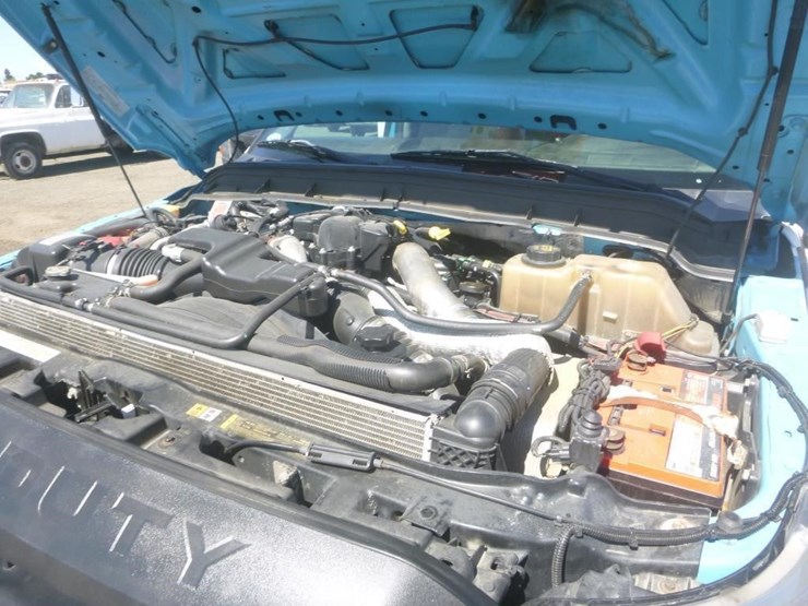 2013-ford-f550-image-23