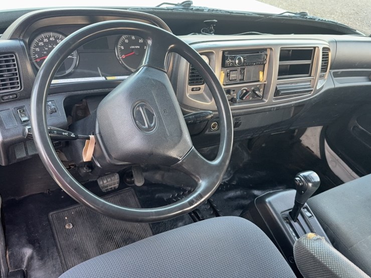 2016-hino-258-image-17