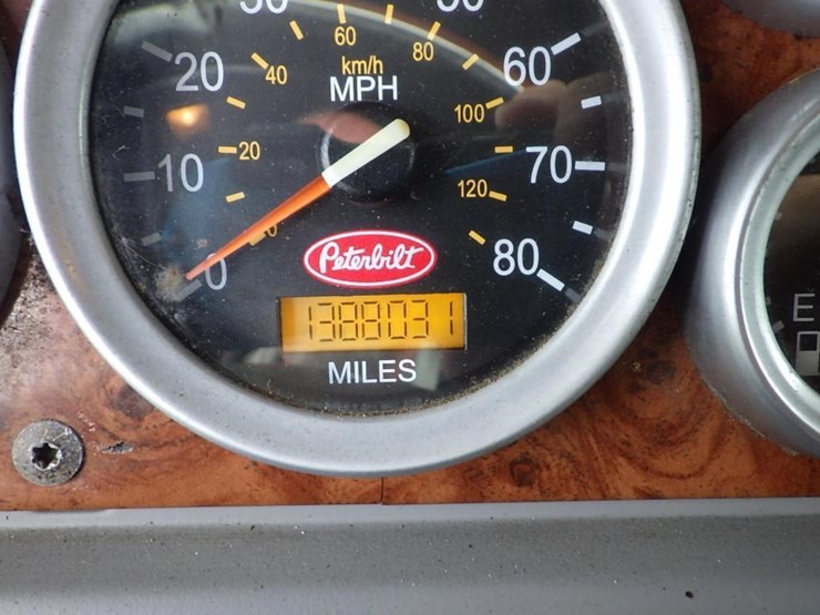 2006-peterbilt-387-image-33