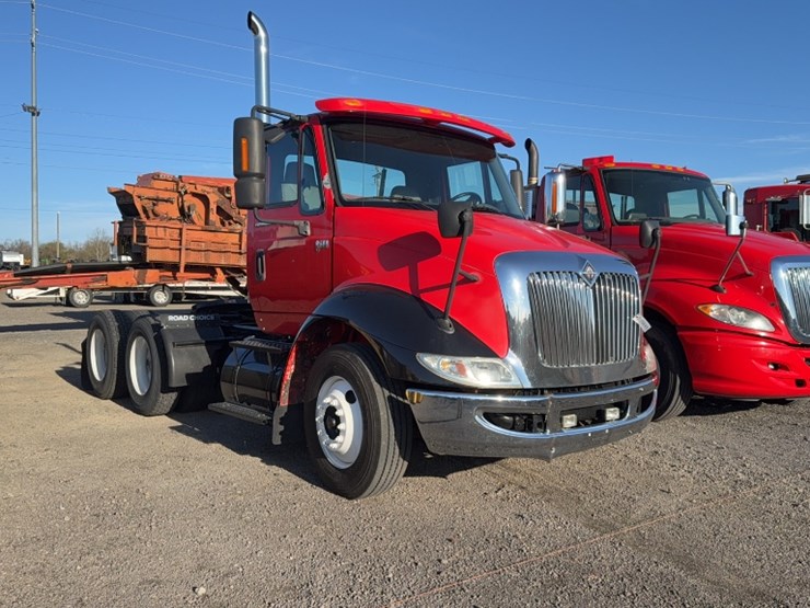 2004-international-8600-image-3