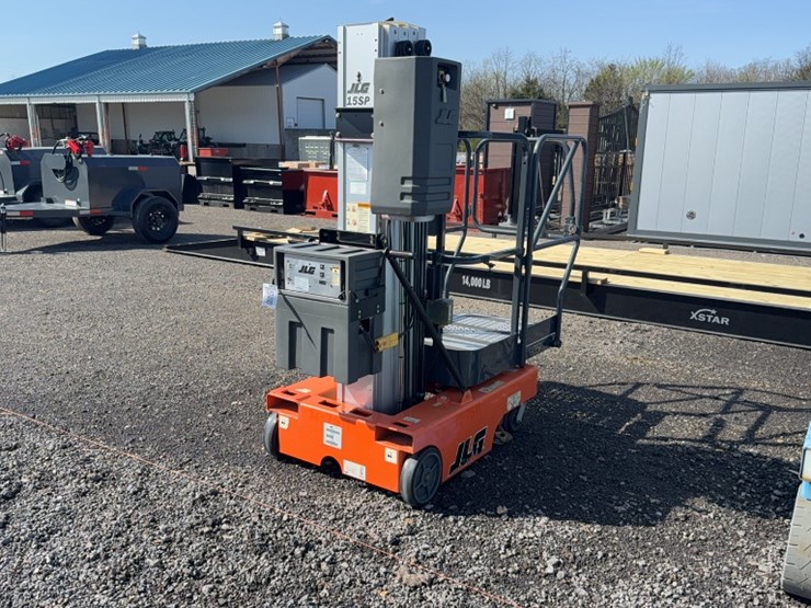 2008-jlg-15sp-image-1