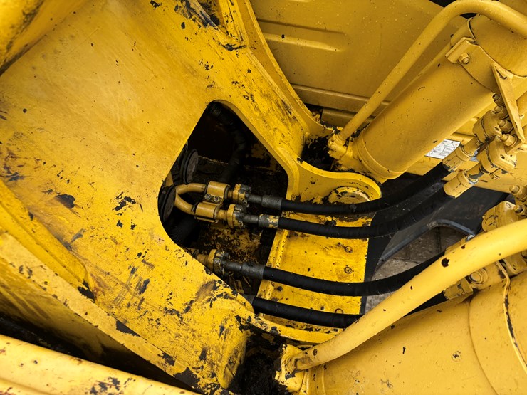 2001-komatsu-pc200-lc-image-69