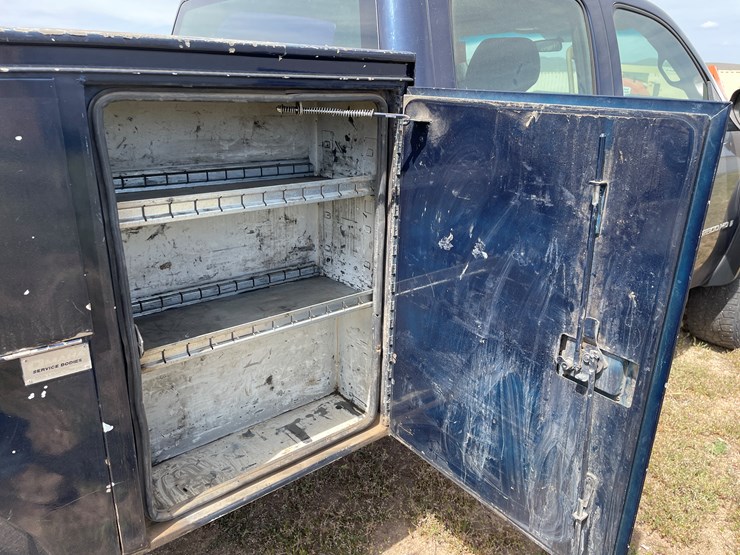 2009-chevrolet-2500-image-27