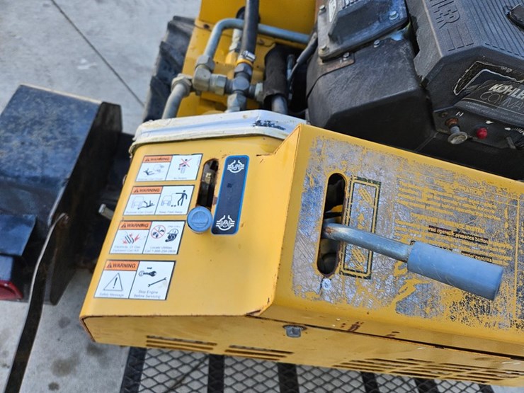 2007-vermeer-v2050-image-26