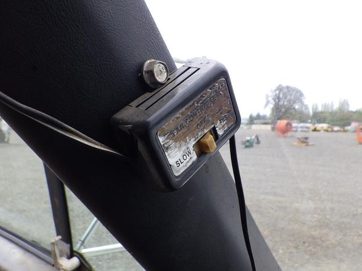 1995-ford-f800-image-42