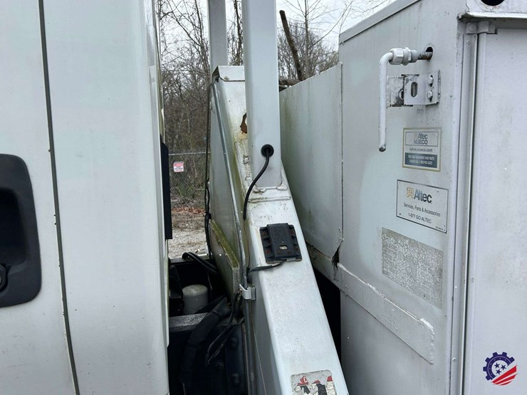 2009-international-7400-image-28