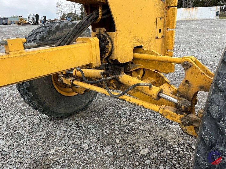 2003-volvo-g710b-image-55