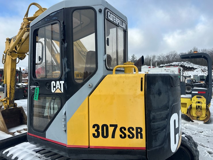 caterpillar-307-image-10