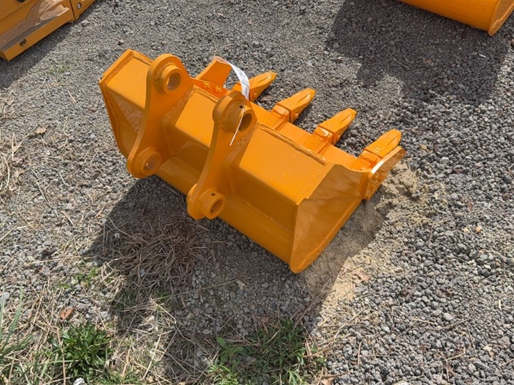 caterpillar-303-image-3