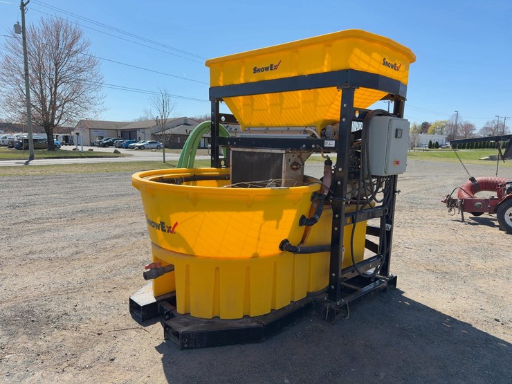 snow-ex-brine-making-machine-image-1