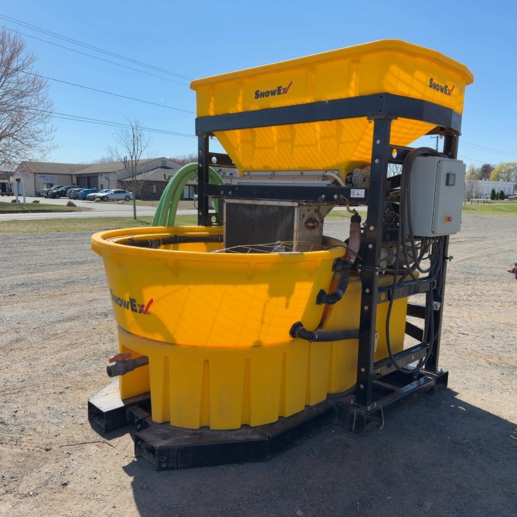 SNOW EX BRINE MAKING MACHINE