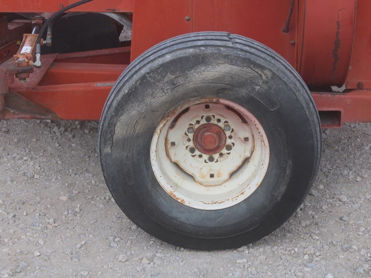 international-830-image-10