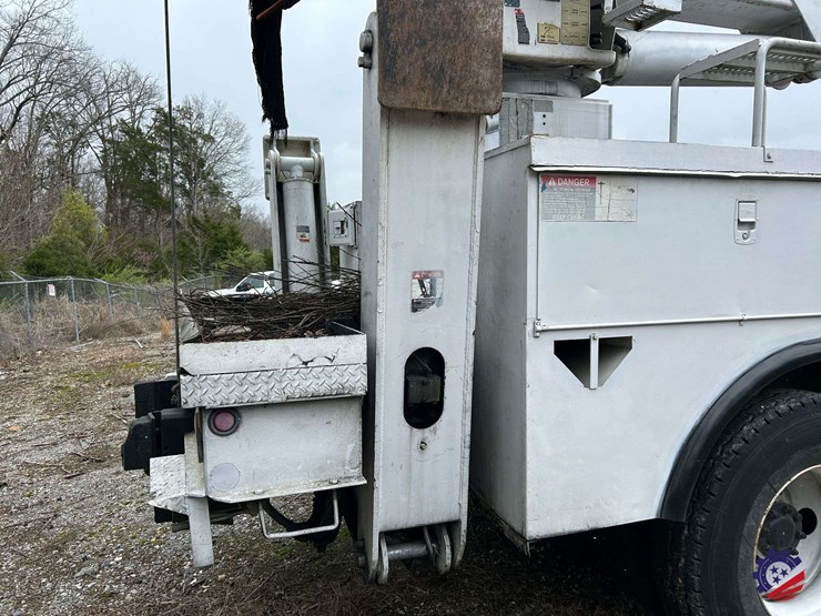 2009-international-7400-image-39