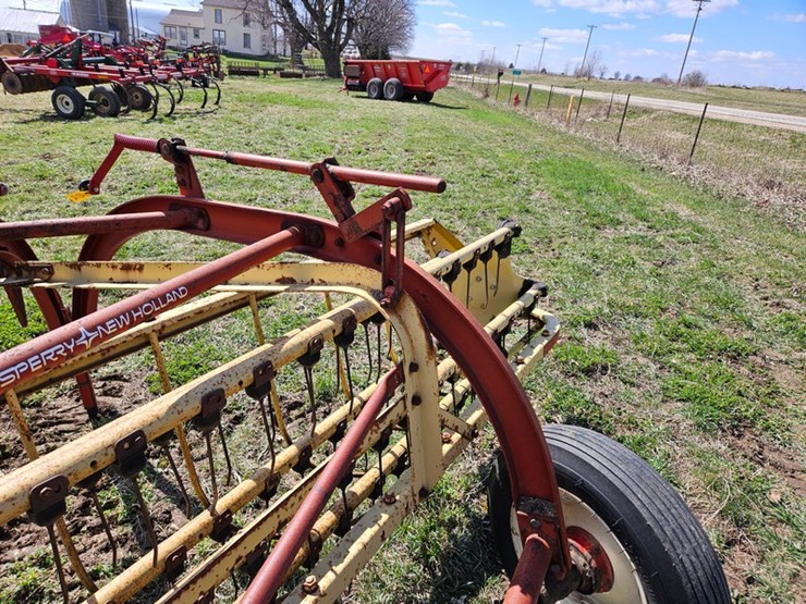 new-holland-258-image-18