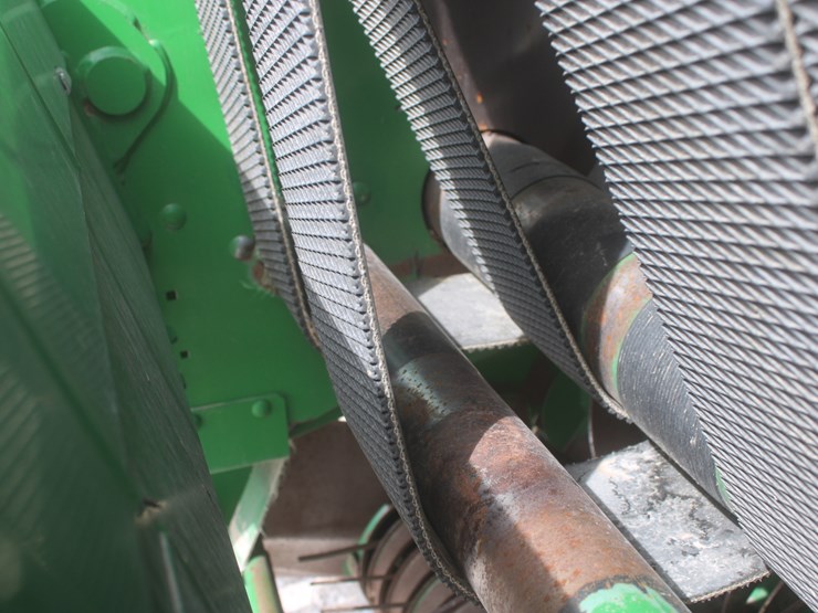 john-deere-560m-image-42