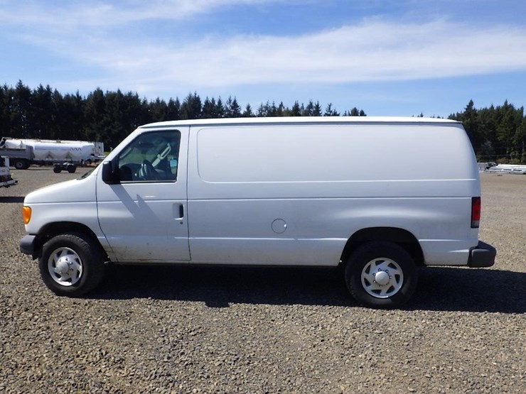 2007-ford-cargo-image-8