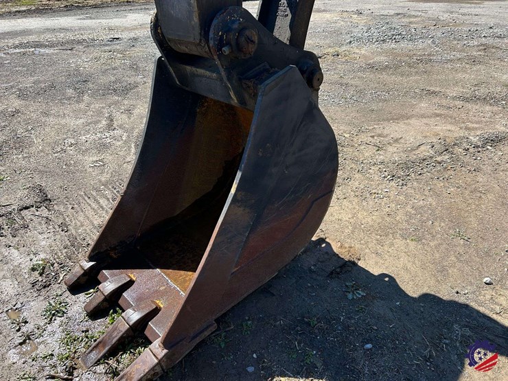 2018-volvo-ec220el-image-12