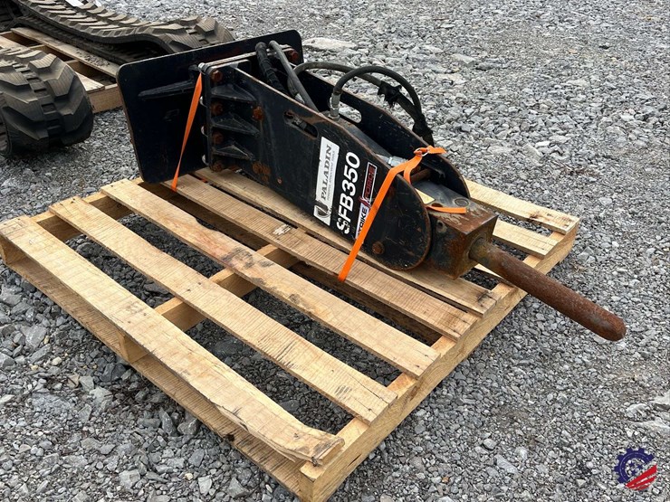 2017-paladin-sfb350-mini-skid-hydraulic-hammer-attachment-image-7