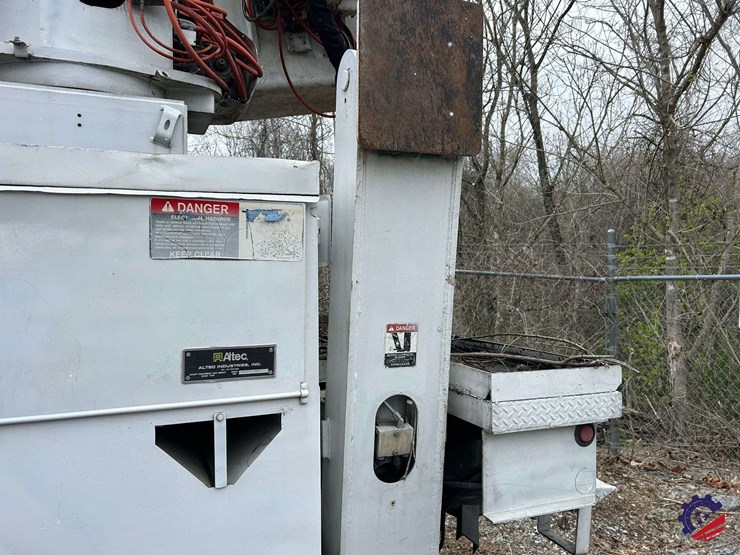 2009-international-7400-image-34