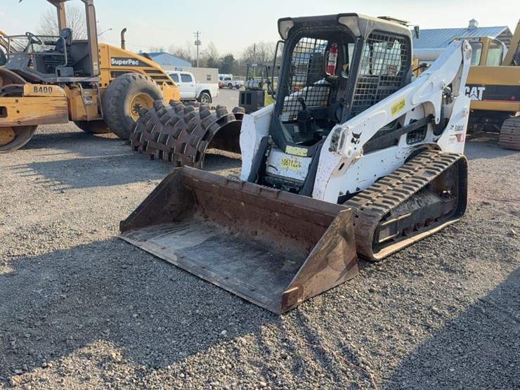 2017-bobcat-t740-image-1