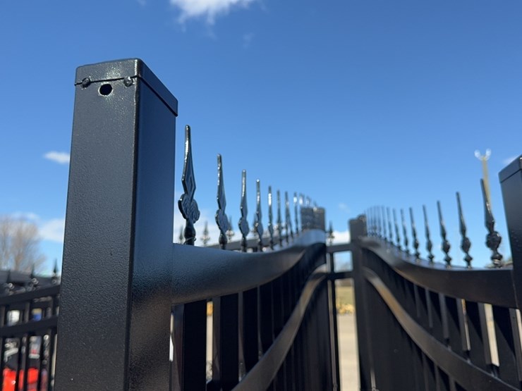 #1087-•-14'-bi-parting-wrought-iron-gate-w/-horse-scene-image-9