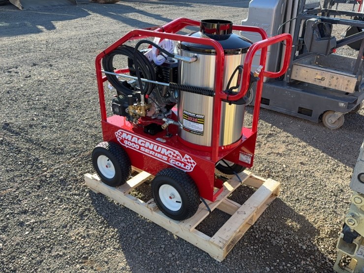 #2089-•-magnum-4000-portable-pressure-washer-image-5
