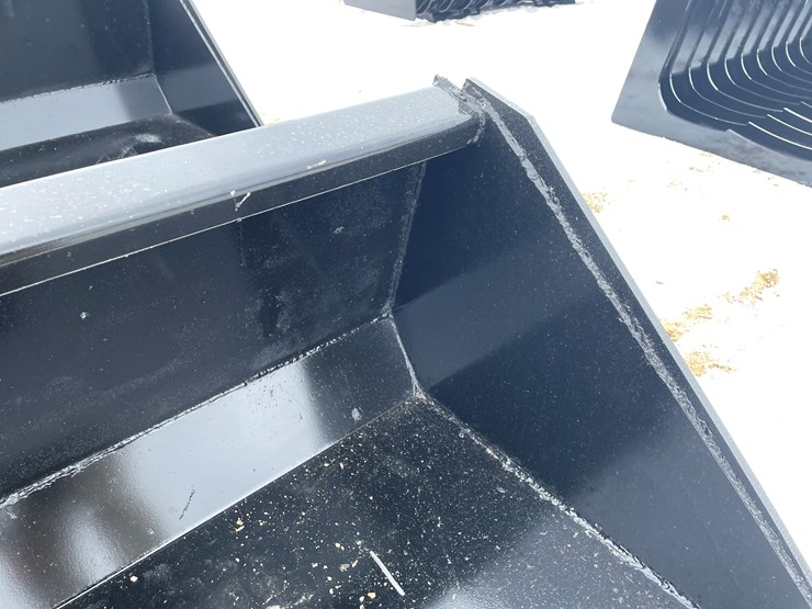 #2042-•-skid-steer-mount-66"-bucket-with-blade-image-10