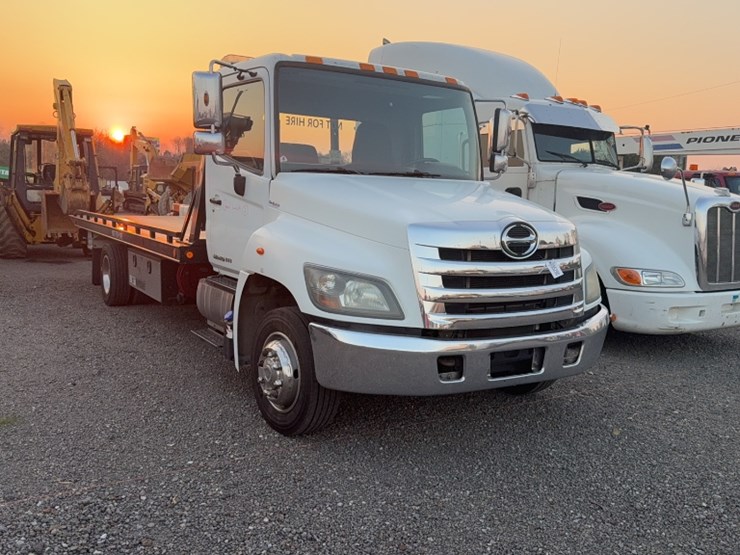 2016-hino-258-image-3