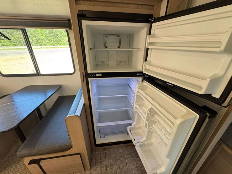 2021-radiance-28bh-bumper-pull-camper---bunks-image-22