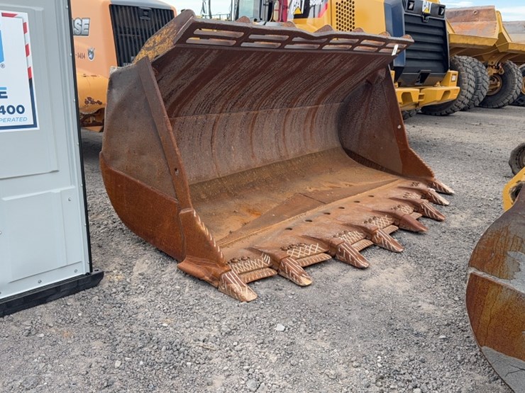 caterpillar-140-image-2