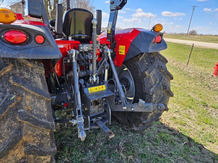 massey-ferguson-4710-image-23