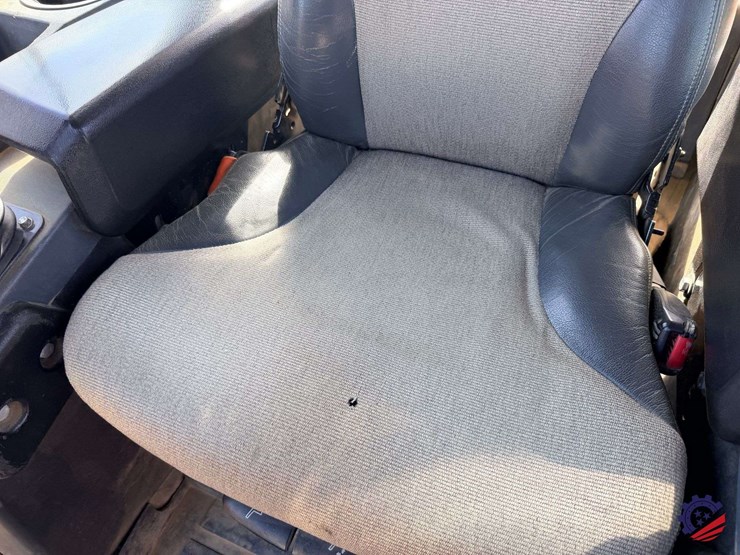 2018-deere-700k-xlt-image-38