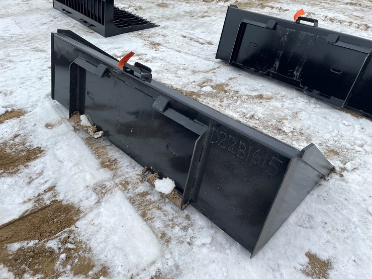 #2041-•-skid-steer-mount-78"-bucket-with-blade-image-5